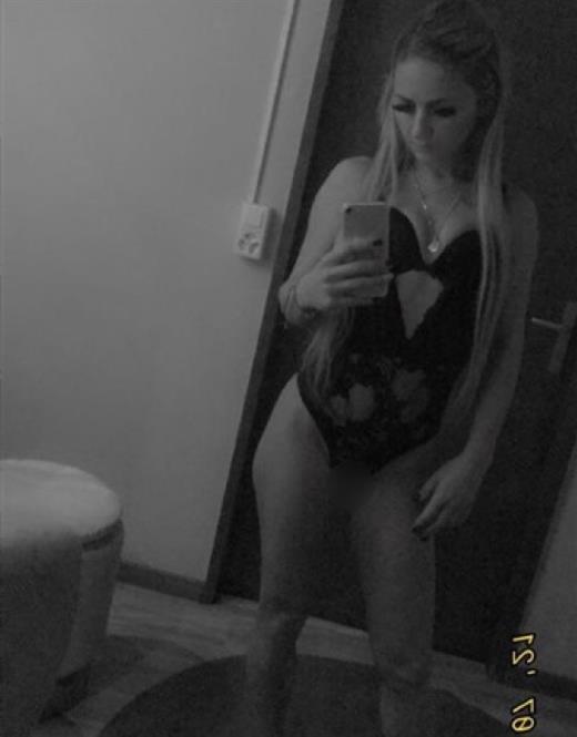 Menekshe, escort in Breda - 2738